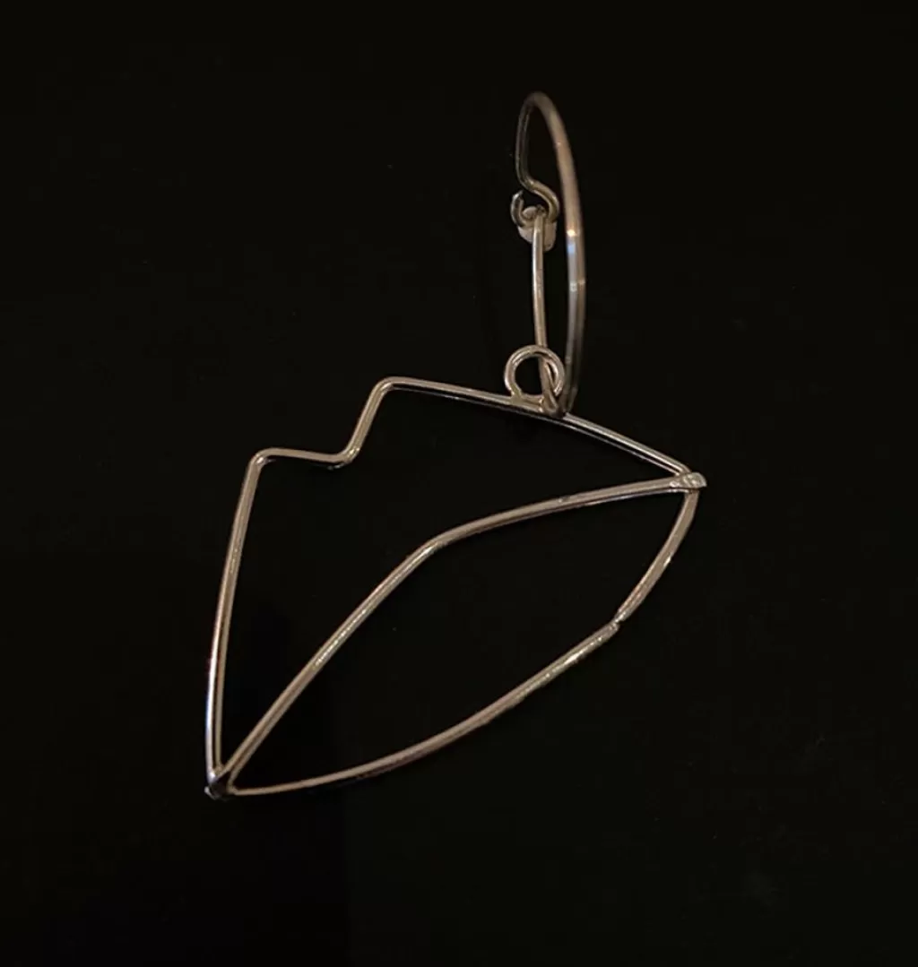 Store cmakes jewelry Big Lips Single Earring Silver