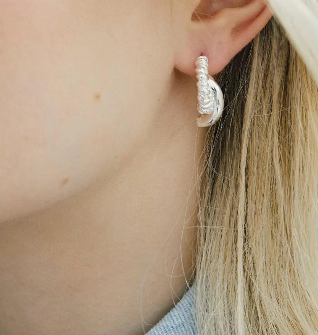 Fashion WOS UP Cuddle Earrings Silver