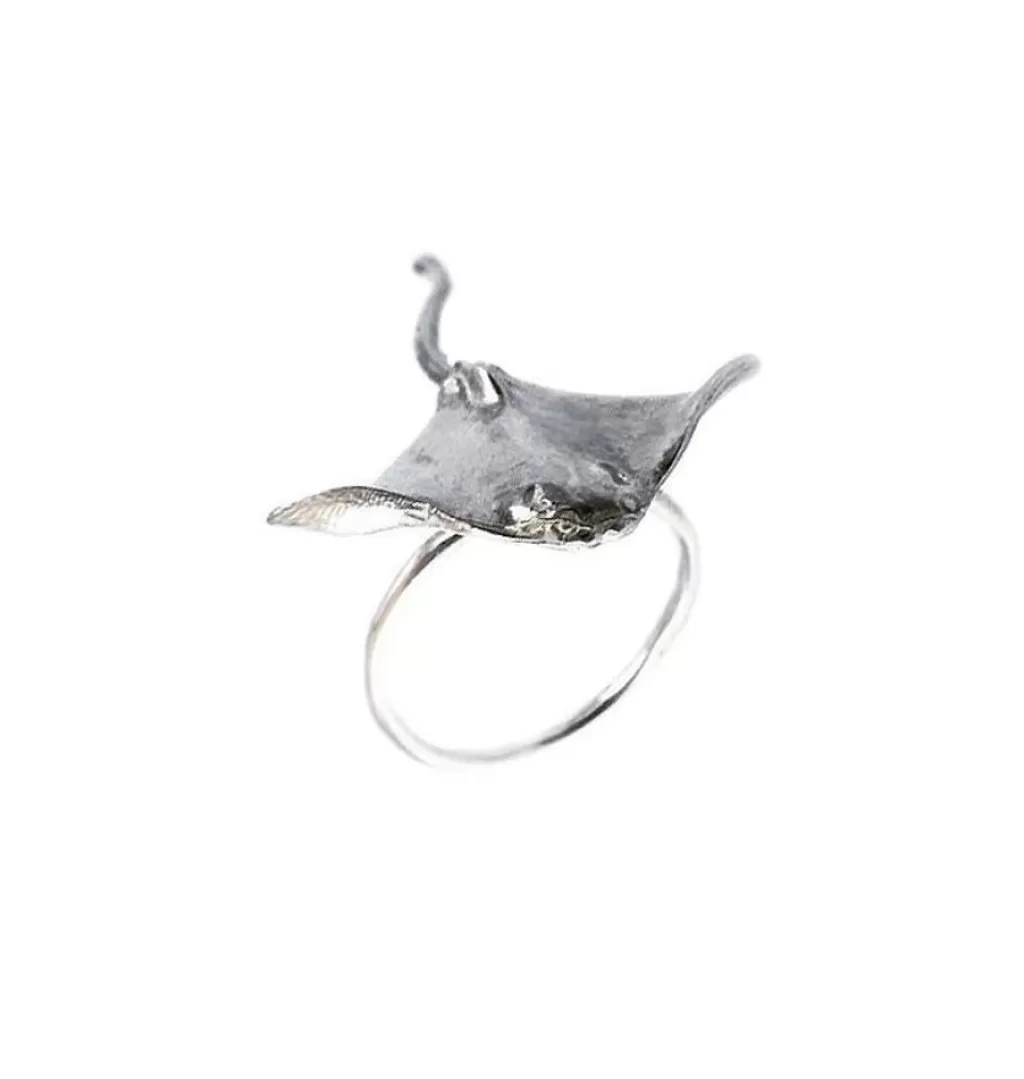 Sale Carolinne B Devil Fish Ring Silver