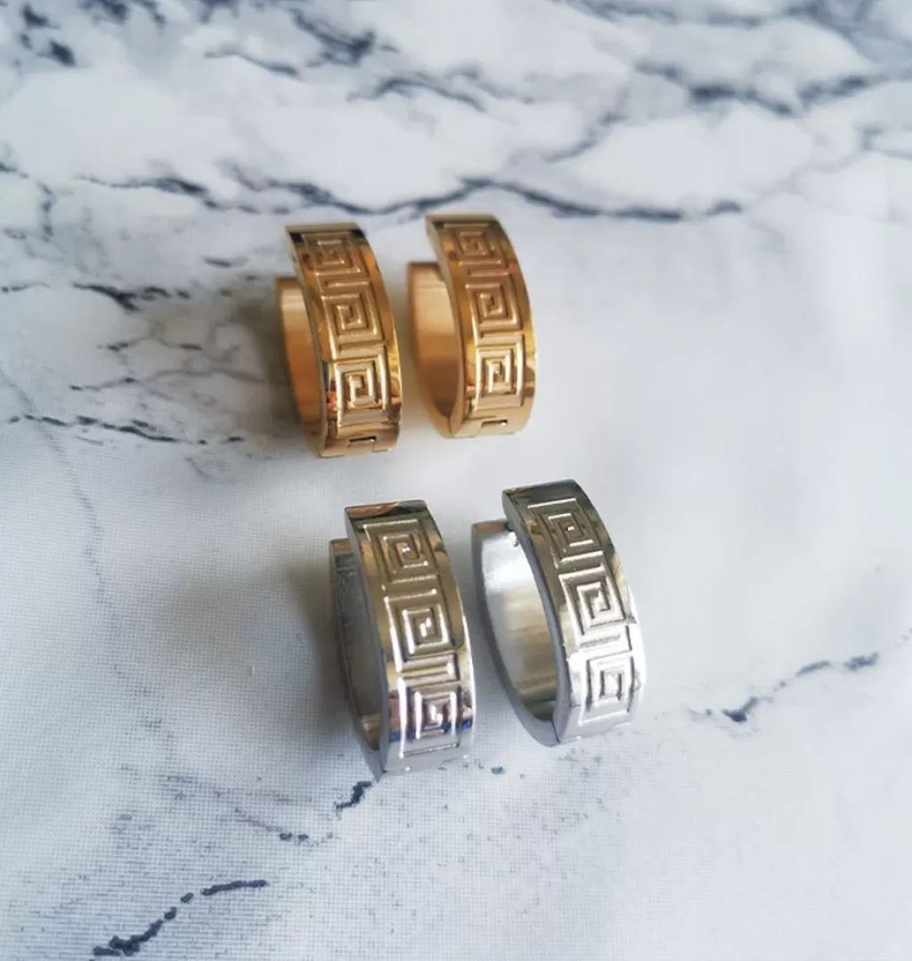 Online Fe:male Goddess Hoops • Gold