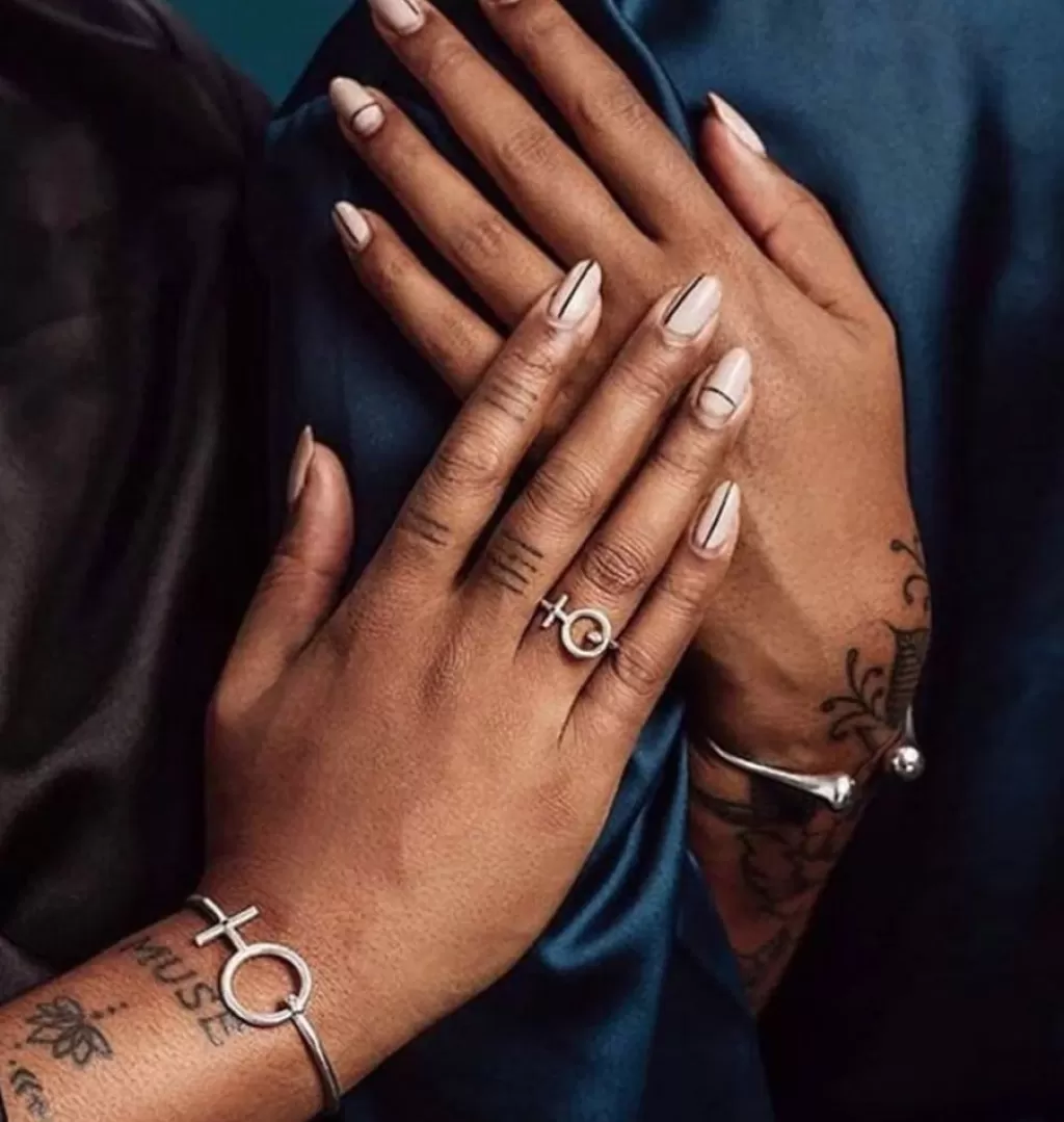 Online Lina Friberg She Silver Armband Runt